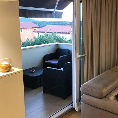 Sunny Ana Apartment
